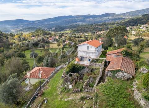Moradia para Restaurar T0 Venda em Sande, Vilarinho, Barros e Gomide,Vila Verde