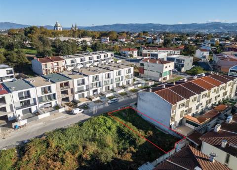 Lote de terreno  em Soutelo, Vila Verde