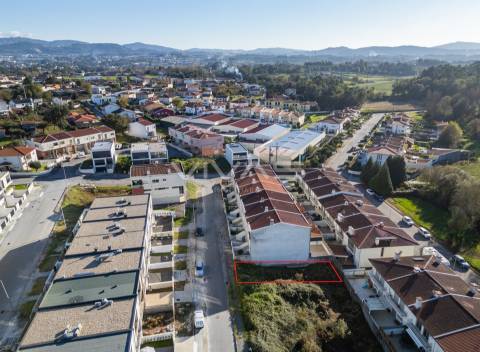 Lote de terreno  em Soutelo, Vila Verde
