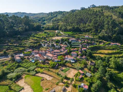 Moradia para Restaurar T0 Venda em Cibões e Brufe,Terras de Bouro