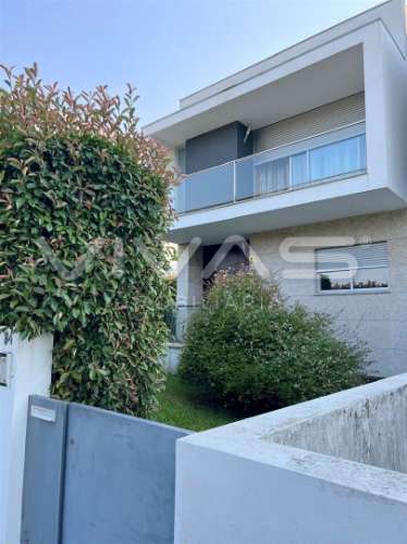 Moradia T3 Arrendamento em Lanhas,Vila Verde