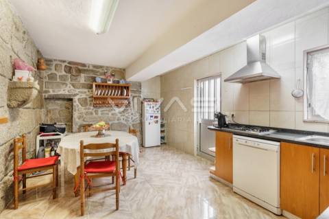 Moradia T4 Venda em Crespos e Pousada,Braga