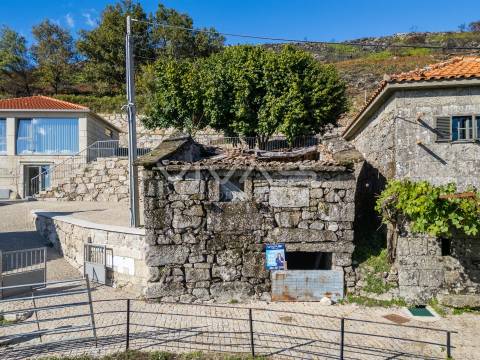 Moradia para Restaurar T0 Venda em Cibões e Brufe,Terras de Bouro