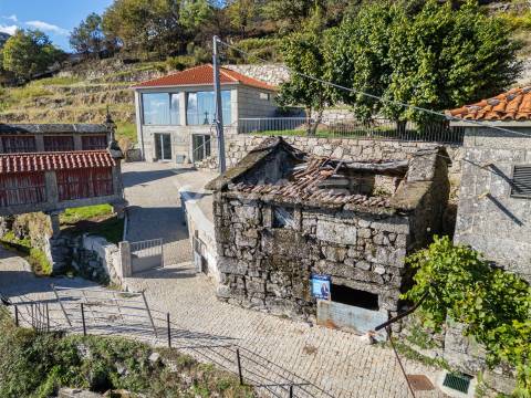 Moradia para Restaurar T0 Venda em Cibões e Brufe,Terras de Bouro