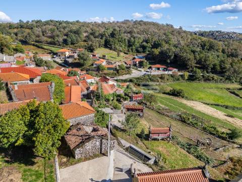 Moradia para Restaurar T0 Venda em Cibões e Brufe,Terras de Bouro