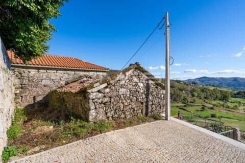 Moradia para Restaurar T0 Venda em Cibões e Brufe,Terras de Bouro