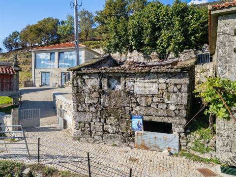 Moradia para Restaurar T0 Venda em Cibões e Brufe,Terras de Bouro