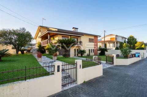 Andar Moradia T2+1 Venda em Vila de Prado,Vila Verde