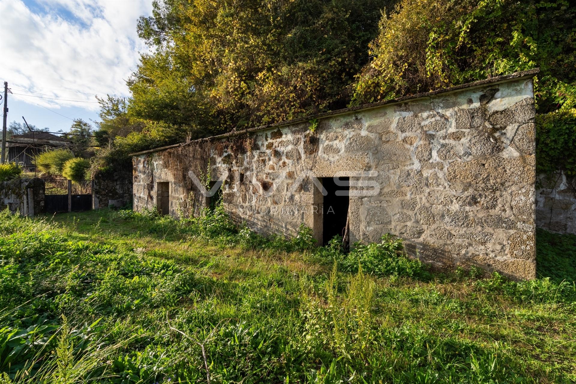 Moradia para Restaurar T3 Venda em Dossãos,Vila Verde