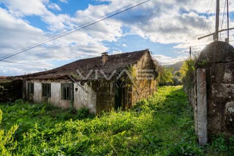 Moradia para Restaurar T3 Venda em Dossãos,Vila Verde