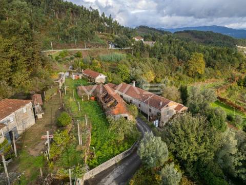Moradia para Restaurar T3 Venda em Dossãos,Vila Verde