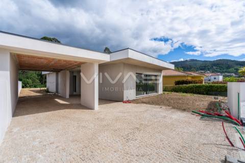 Moradia T3 Venda em Geraz do Lima (Santa Maria, Santa Leocádia e Moreira) e Deão,Viana do Castelo