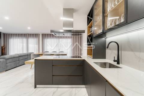 Moradia T3 Venda em Alpendorada, Várzea e Torrão,Marco de Canaveses