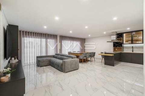 Moradia T3 Venda em Alpendorada, Várzea e Torrão,Marco de Canaveses