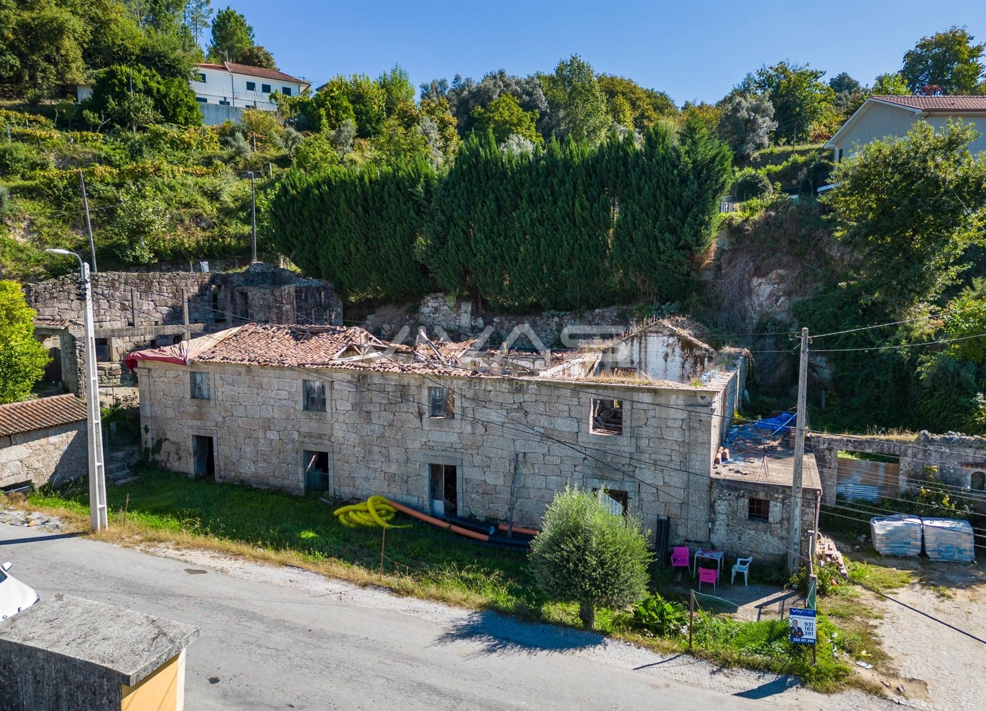 Moradia para Restaurar T0 Venda em Chorense e Monte,Terras de Bouro