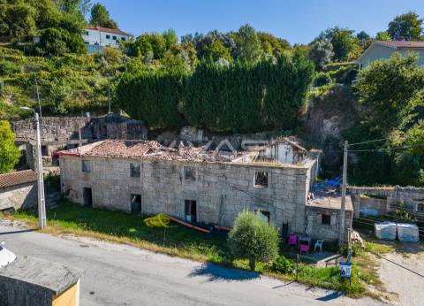 Moradia para Restaurar T0 Venda em Chorense e Monte,Terras de Bouro