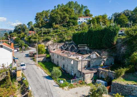 Moradia para Restaurar T0 Venda em Chorense e Monte,Terras de Bouro