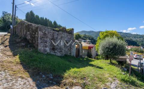 Moradia para Restaurar T0 Venda em Chorense e Monte,Terras de Bouro