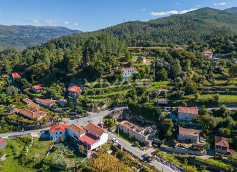 Moradia para Restaurar T0 Venda em Chorense e Monte,Terras de Bouro