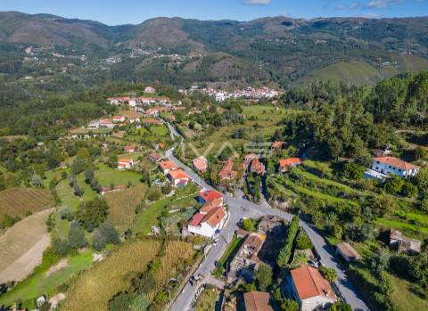 Moradia para Restaurar T0 Venda em Chorense e Monte,Terras de Bouro