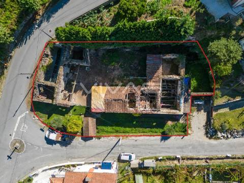 Moradia para Restaurar T0 Venda em Chorense e Monte,Terras de Bouro