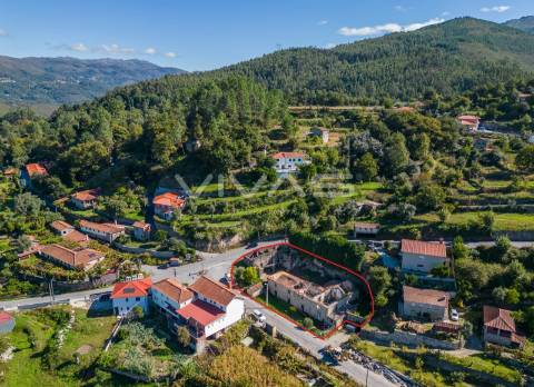 Moradia para Restaurar T0 Venda em Chorense e Monte,Terras de Bouro