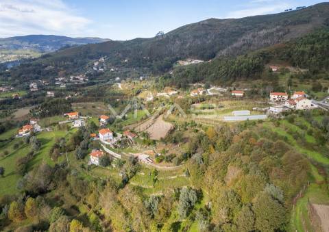 Moradia para Restaurar T0 Venda em Sande, Vilarinho, Barros e Gomide,Vila Verde