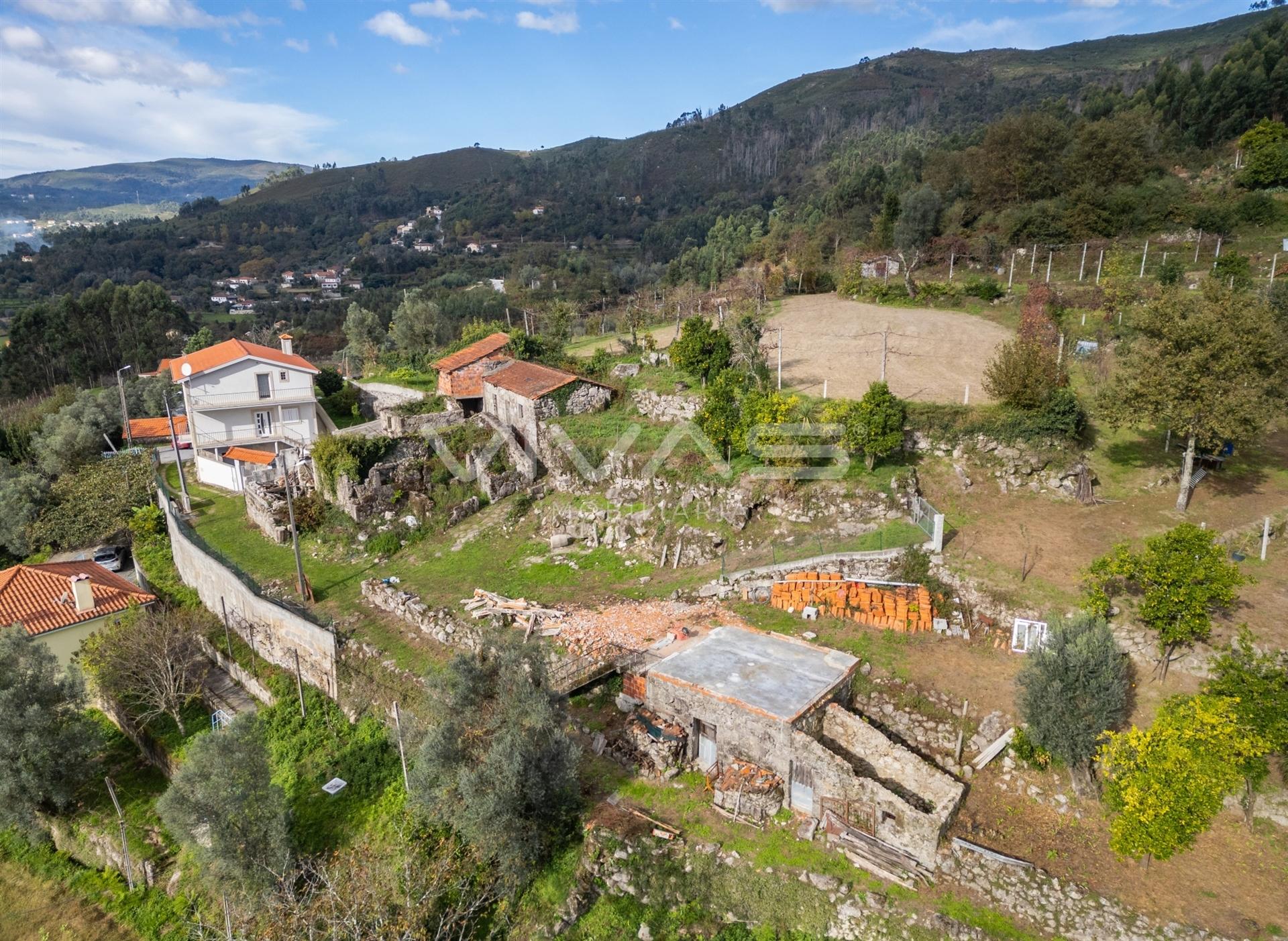 Moradia para Restaurar T0 Venda em Sande, Vilarinho, Barros e Gomide,Vila Verde