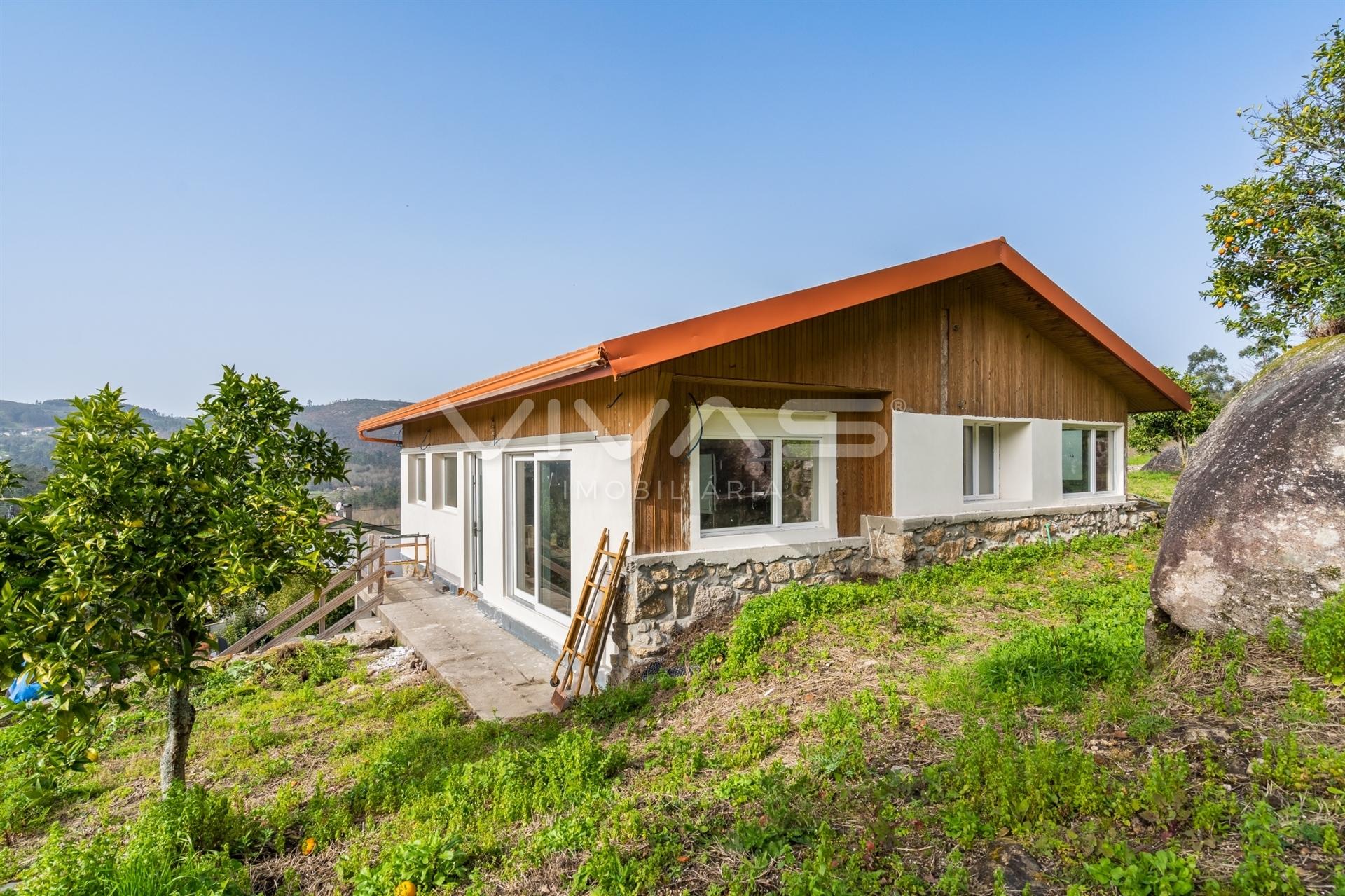 Moradia Isolada T2+1 Venda em Caldelas, Sequeiros e Paranhos,Amares