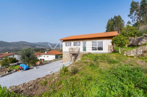 Moradia Isolada T2+1 Venda em Caldelas, Sequeiros e Paranhos,Amares