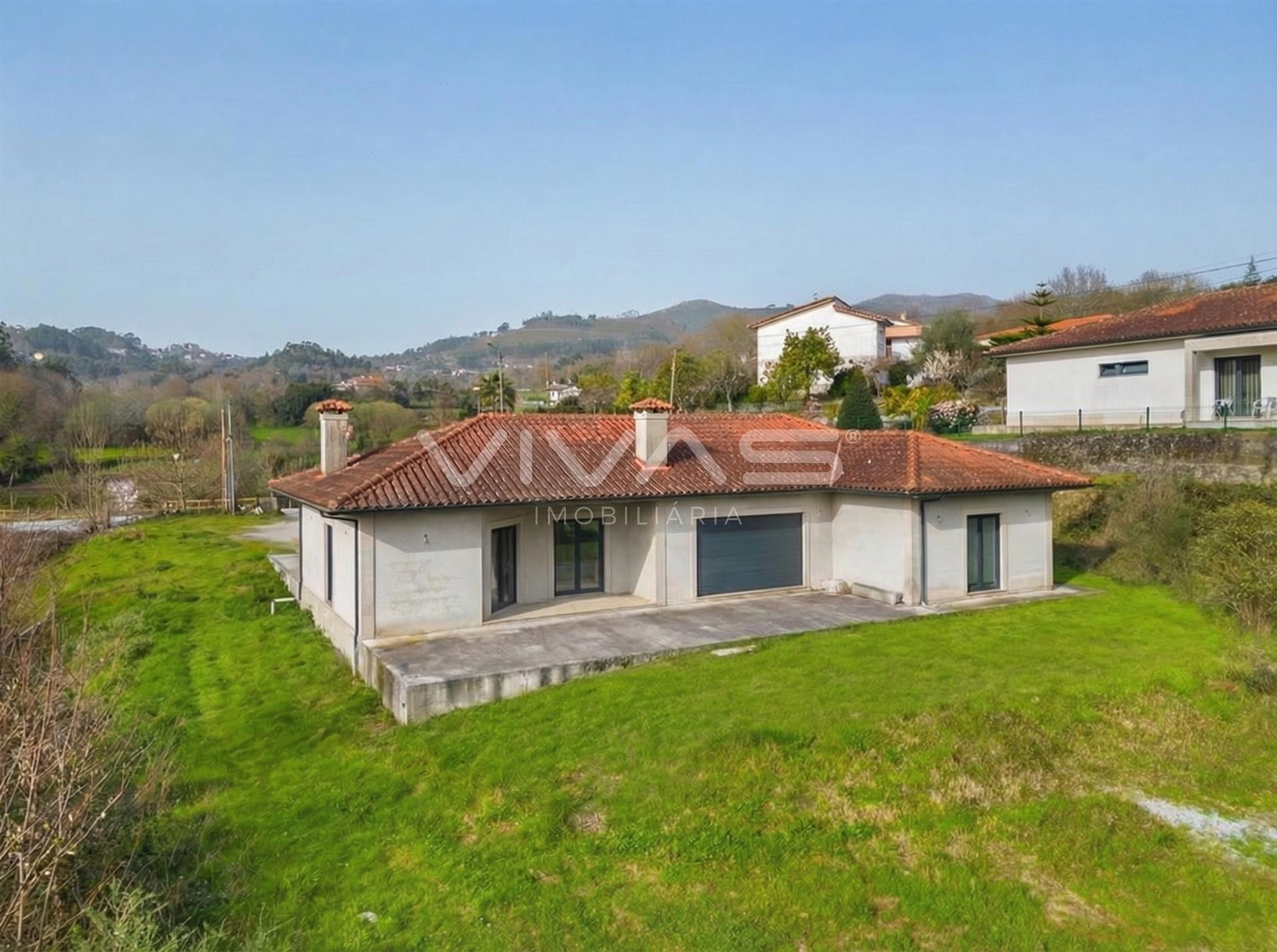 Moradia T3 Venda em Sande, Vilarinho, Barros e Gomide,Vila Verde