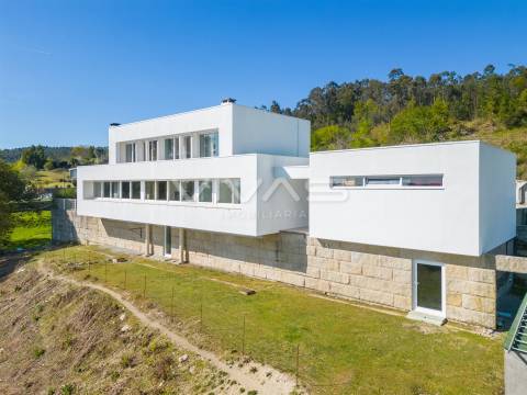 Moradia T4 Venda em Serzedelo,Póvoa de Lanhoso