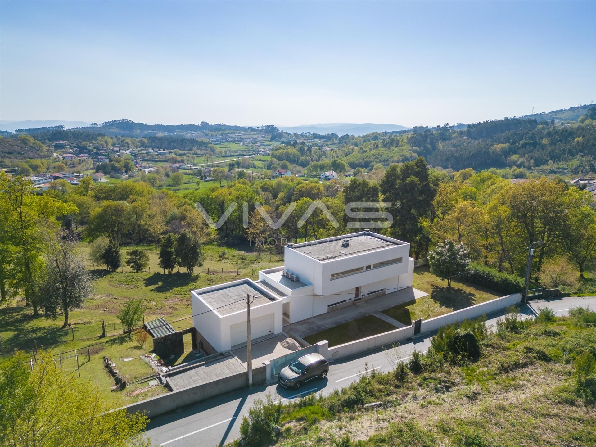 Moradia T4 Venda em Serzedelo,Póvoa de Lanhoso