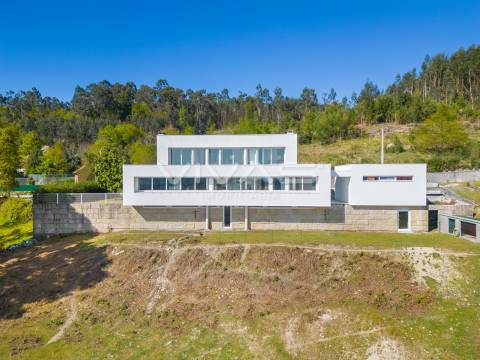 Moradia T4 Venda em Serzedelo,Póvoa de Lanhoso
