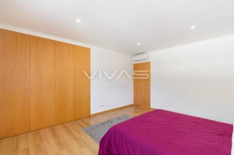 Moradia Geminada T4 com piscina, em Vila Verde