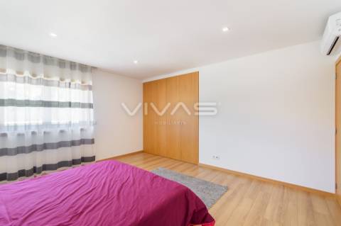 Moradia Geminada T4 com piscina, em Vila Verde