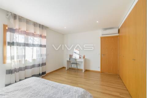 Moradia Geminada T4 com piscina, em Vila Verde