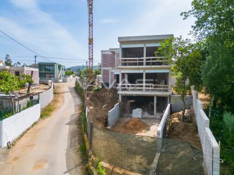 Moradia Geminada T3 Venda em Carreiras (São Miguel) e Carreiras (Santiago),Vila Verde