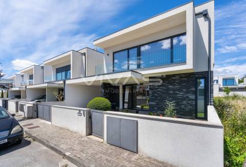 Moradia em Banda T3 Venda em Vila de Prado,Vila Verde