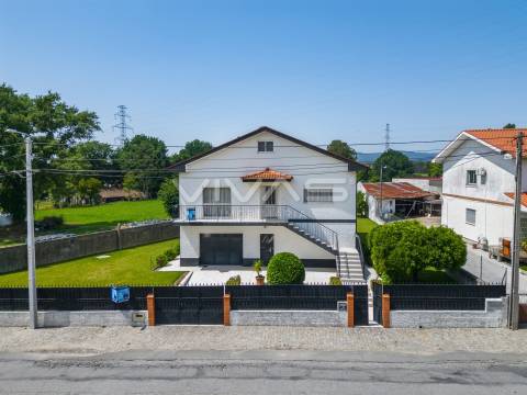 Moradia T5 Venda em Soutelo,Vila Verde