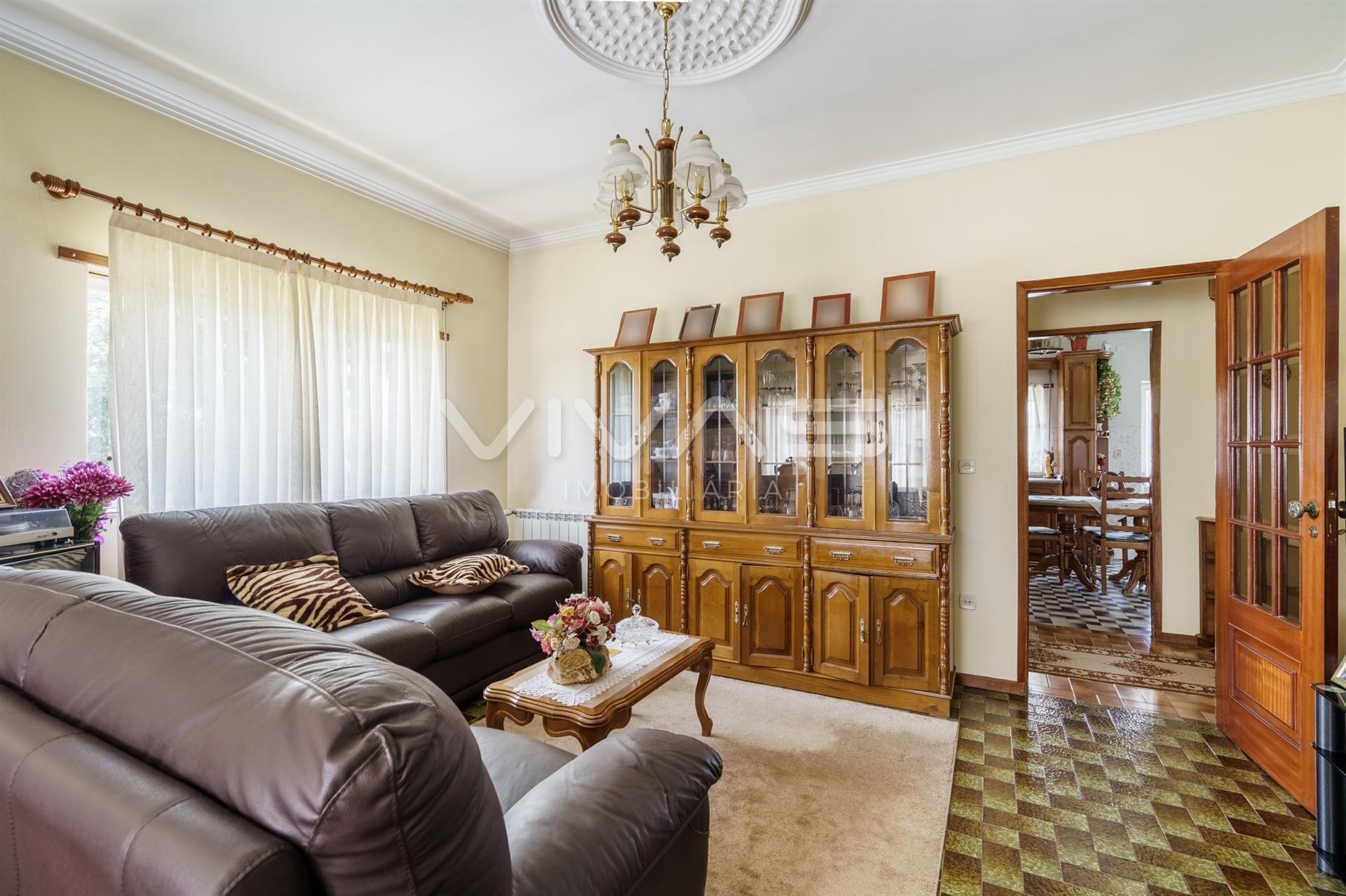 Moradia T5 Venda em Soutelo,Vila Verde