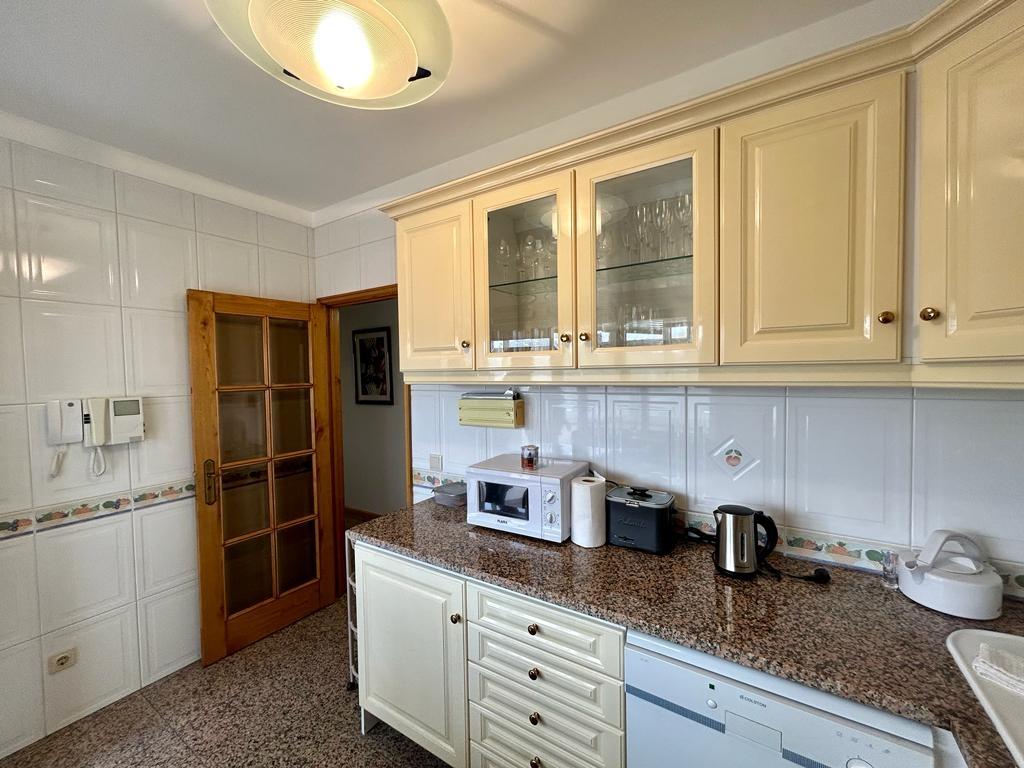 Praia,  Apartamento Duplex T4, vista mar Vila do conde( Árvore )- Mobilado