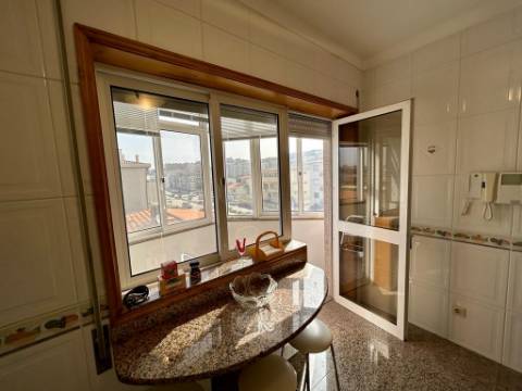 Praia,  Apartamento Duplex T4, vista mar Vila do conde( Árvore )- Mobilado