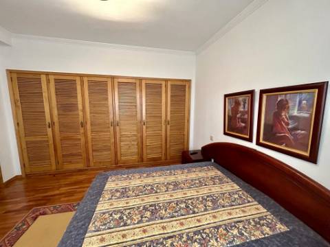 Praia,  Apartamento Duplex T4, vista mar Vila do conde( Árvore )- Mobilado