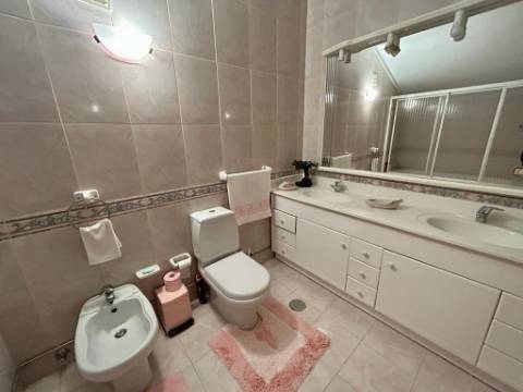 Praia,  Apartamento Duplex T4, vista mar Vila do conde( Árvore )- Mobilado