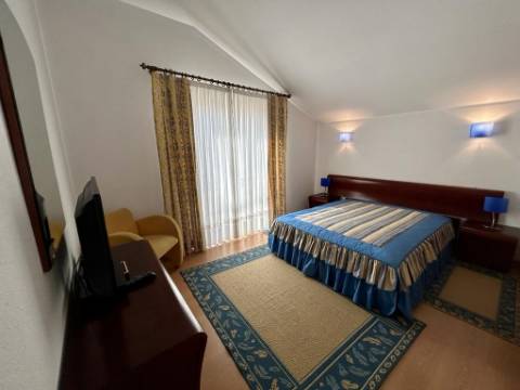 Praia,  Apartamento Duplex T4, vista mar Vila do conde( Árvore )- Mobilado