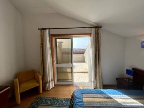 Praia,  Apartamento Duplex T4, vista mar Vila do conde( Árvore )- Mobilado