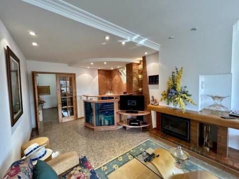 Praia,  Apartamento Duplex T4, vista mar Vila do conde( Árvore )- Mobilado