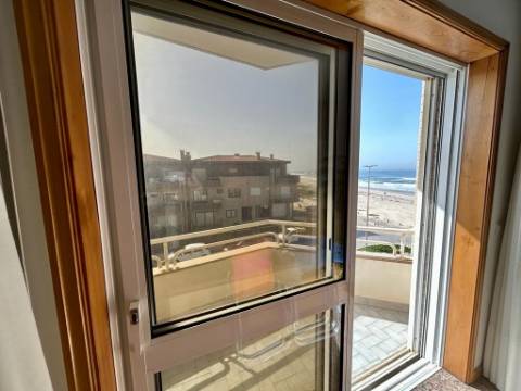 Praia,  Apartamento Duplex T4, vista mar Vila do conde( Árvore )- Mobilado