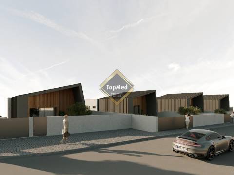 Moradias de luxo à entrada de Santo Tirso desde 480,000€.